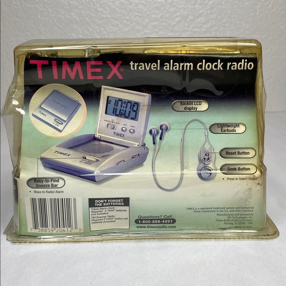 VTG NIB TIMEX Travel Alarm Clock Radio With Headphones & Button Remote